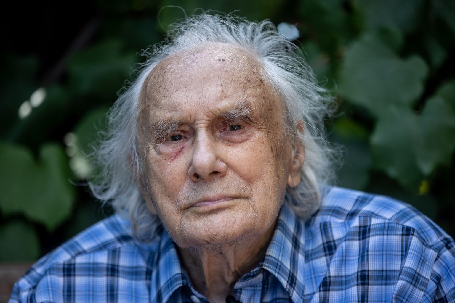 Ülo Lepik (11. juuli 1921 - 12. veebruar 2022) oma Tartu kodus eelmise aasta juulikuus