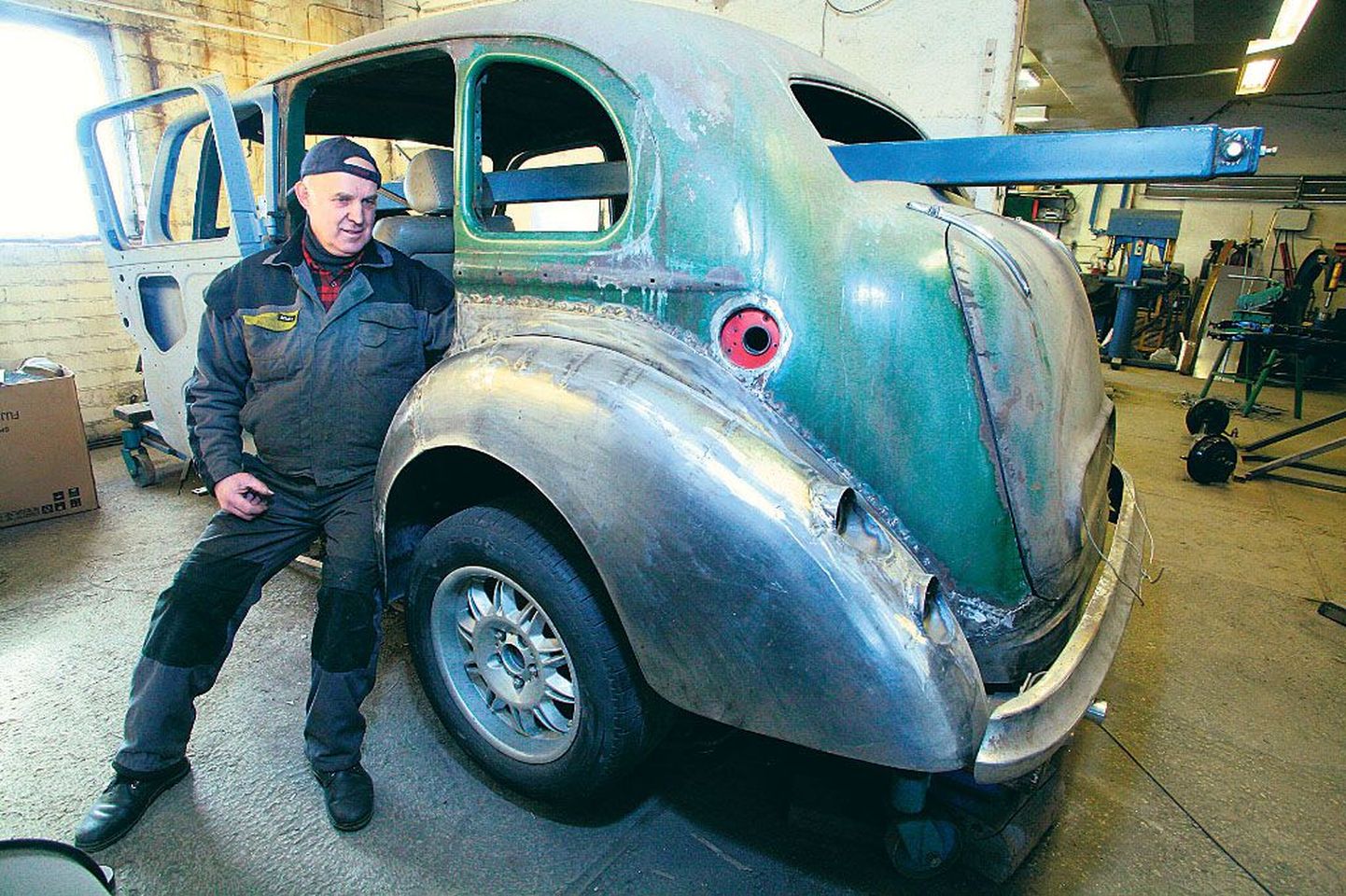 Selliseid Inglise Humber Super Snipe autosid toodeti 1950. aastal vaid 8700 ja niisugusega sõitis Winston Churchill. Tema auto oli siiski eriline, sigarijunnist lahutamatule peaministrile ehitati tagauste suuremate tuhatoosidega mudel. Kümme Humberit toodi 1952. aastal Helsingisse olümpiaesindusautoks ja kaks neist on praegu Pärnus taastamisel.