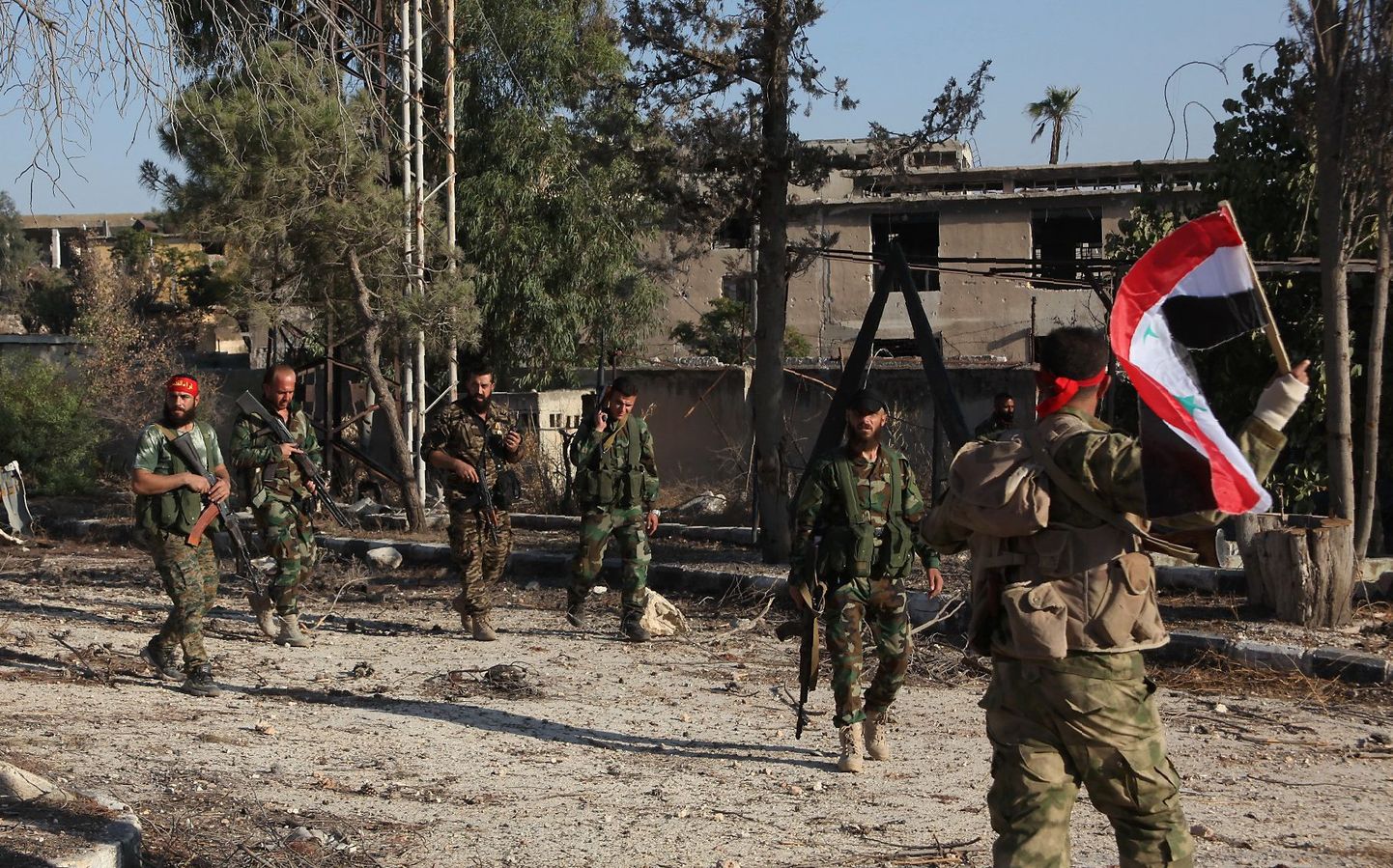 Süüria valitsussõdurid Aleppos patrullimas.