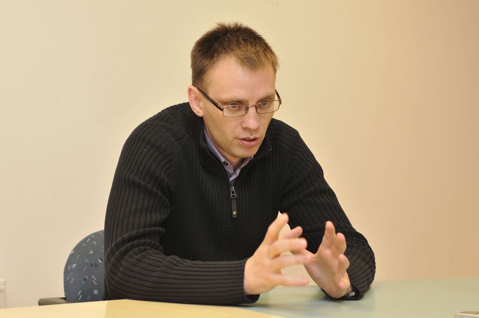 Алексей, брат Дмитрия Бартенева, обвиняемого в захвате судна Arctic Sea, считает, что людей почти вслепую использовали в каких-то играх.