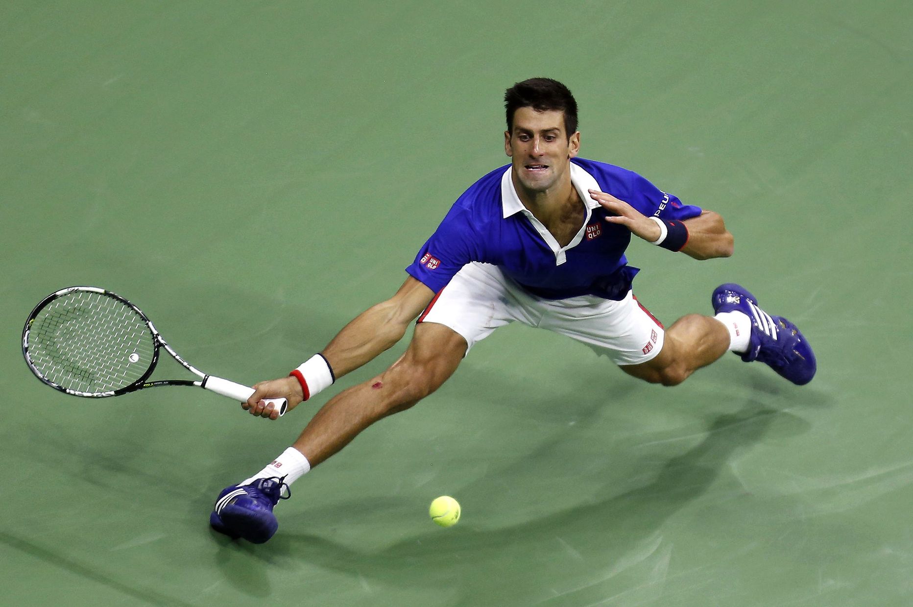 USA lahtiste tennisemeistrivõistluste finaalis võitis Novak Djokovic 6:4, 5:7, 6:4, 6:4 Roger Federeri.