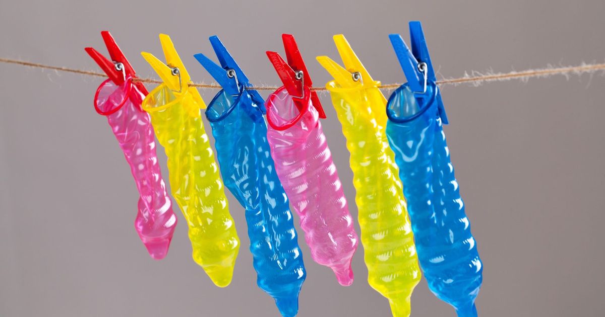 Фаллоимитатор Strap-on-me Dildo Plug Beads Framboise M 15 см, розовый металлик 6016589 - Strap-on-me - Для страпонов с кольцом - Купить