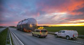 Фото и видео: по дорогам Харьюмаа проехал 45-метровый грузовик