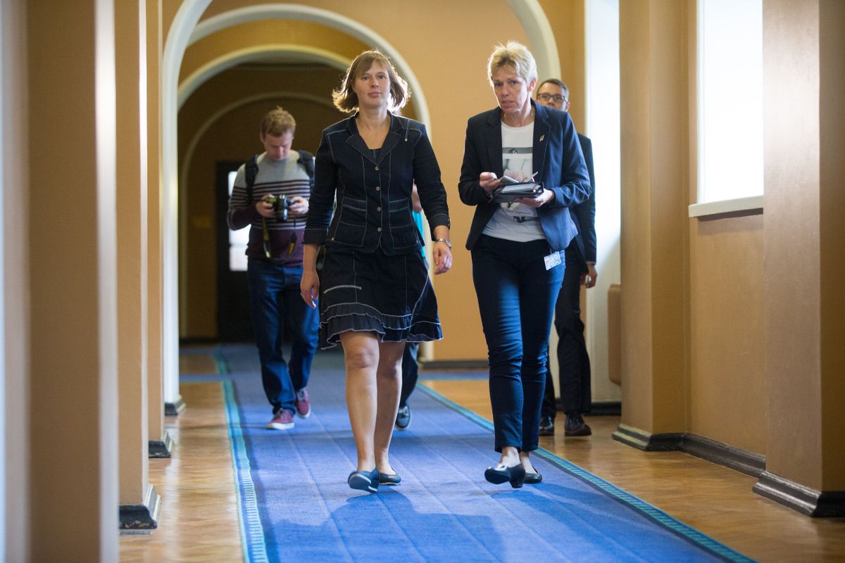 Kersti Kaljulaid tuleb fraktsioonidega kohtuma. /Foto Tairo Lutter/