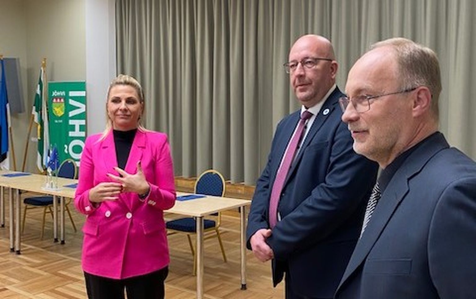 Koalitsioonilepingule kirjutasid alla Maris Toomel (Reformierakond), Arvo Aller (EKRE) ja Vallo Reimaa (Ühiselt Jõhvi Eest).
