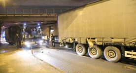 Fotod: politsei otsib Tartu maantee viadukti all juhtunud liiklusõnnetuse tunnistajaid