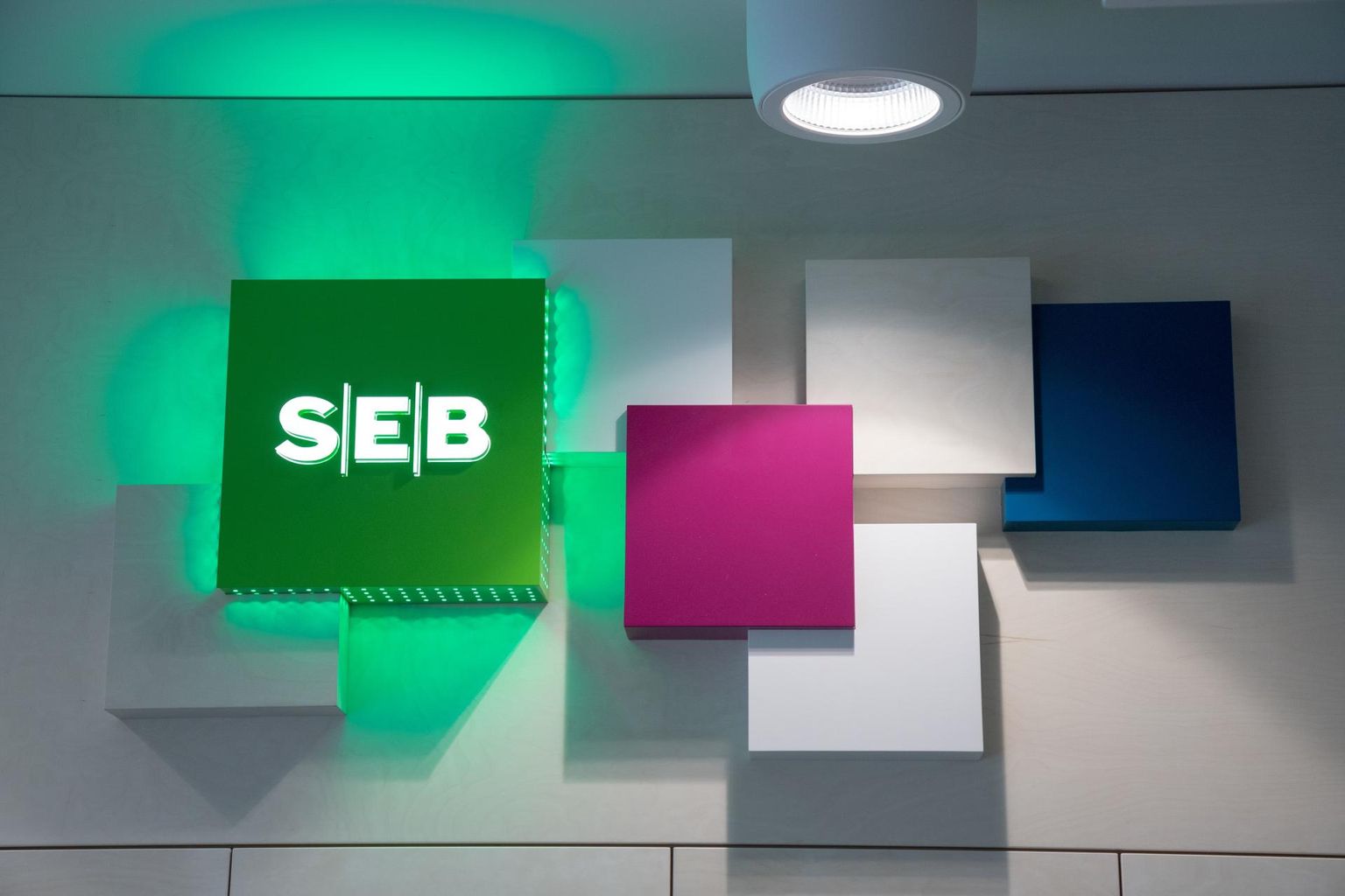 SEB progressiivse fondi puhul on raha osakaal fondis napilt 2,5 protsenti. Tundub väike? Aga fondi mahtu silmas pidades tähendab see enam kui 15 miljonit eurot, mis seisab kontol niisama või marginaalse intressiga.