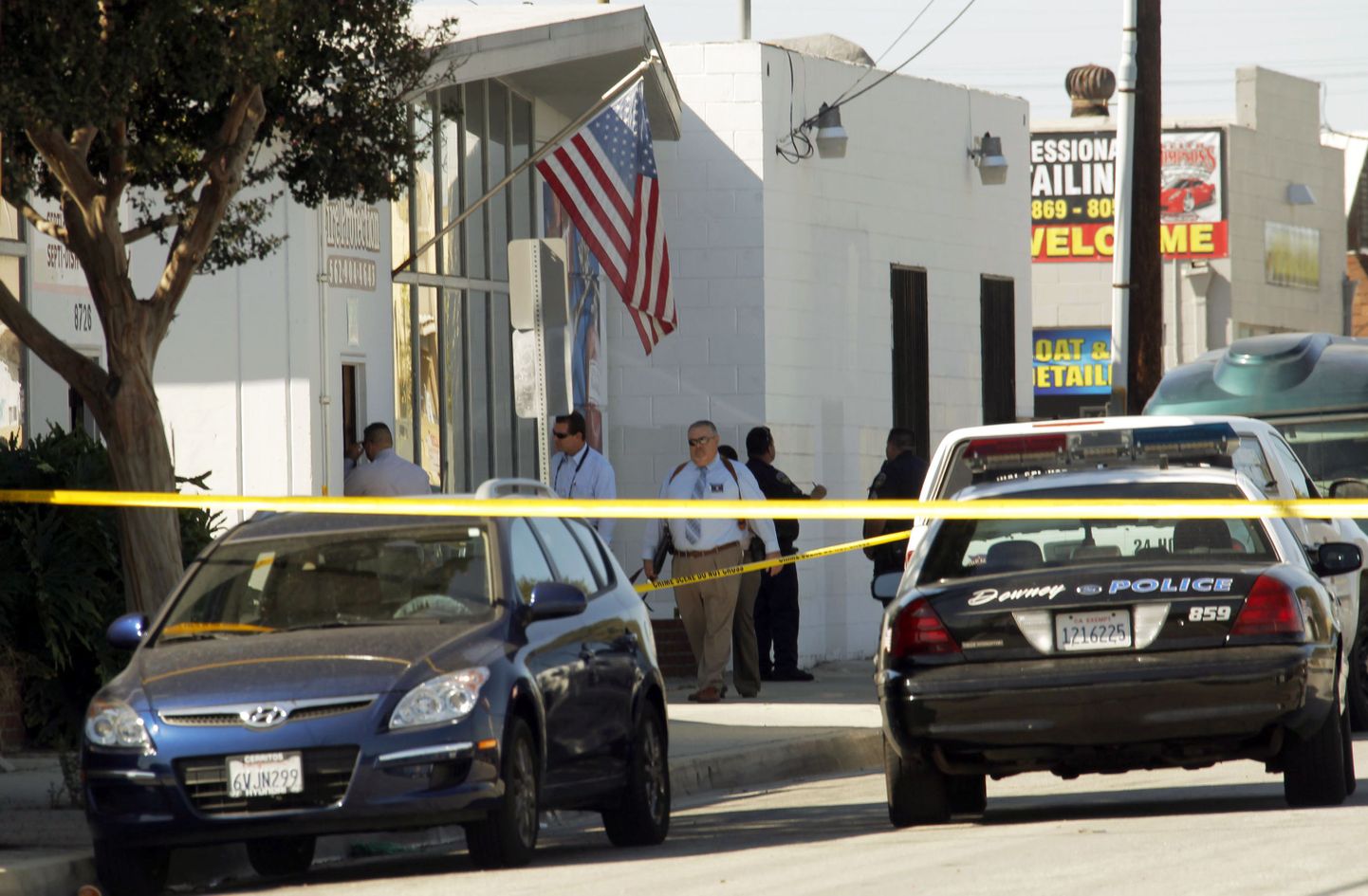 Politsei uurib tulistamisjuhtumit Los Angelese eeslinnas Downeys