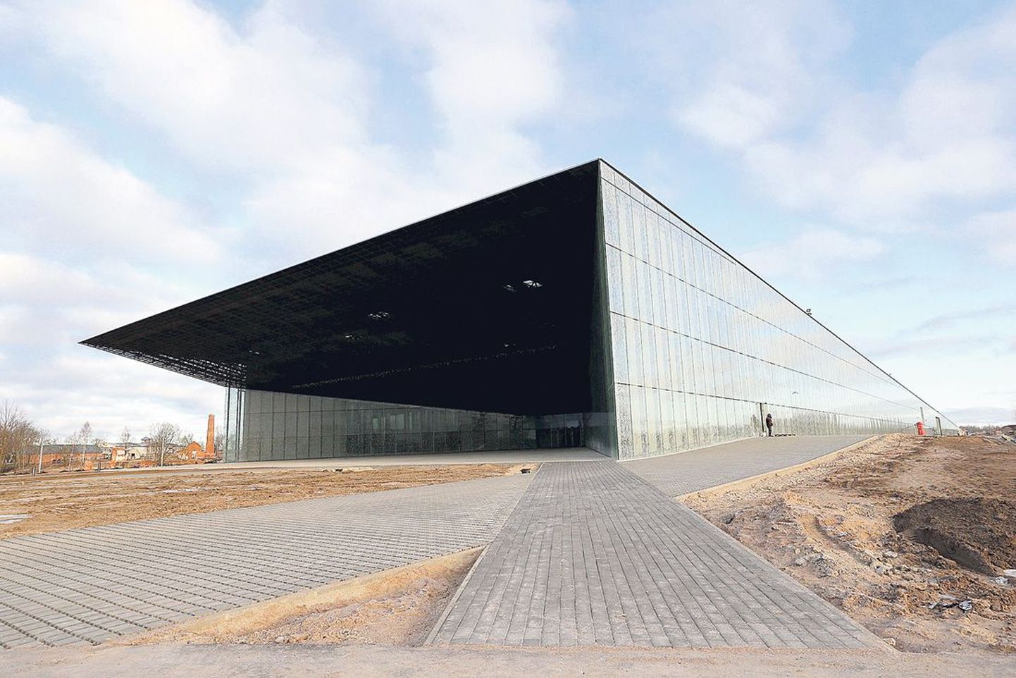 Eesti Rahva Muuseumi uus peahoone on 356 meetrit pikk ja 72 meetrit lai. Hoone kõrgus peasissepääsu juures on 15 meetrit.