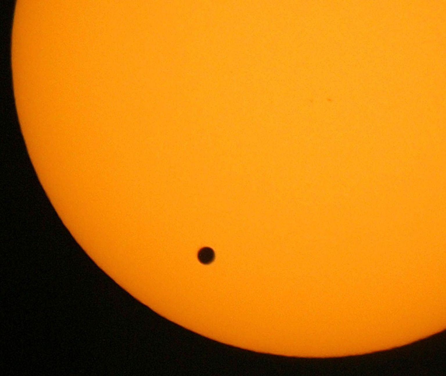 Planeet Veenus Päikese ees
