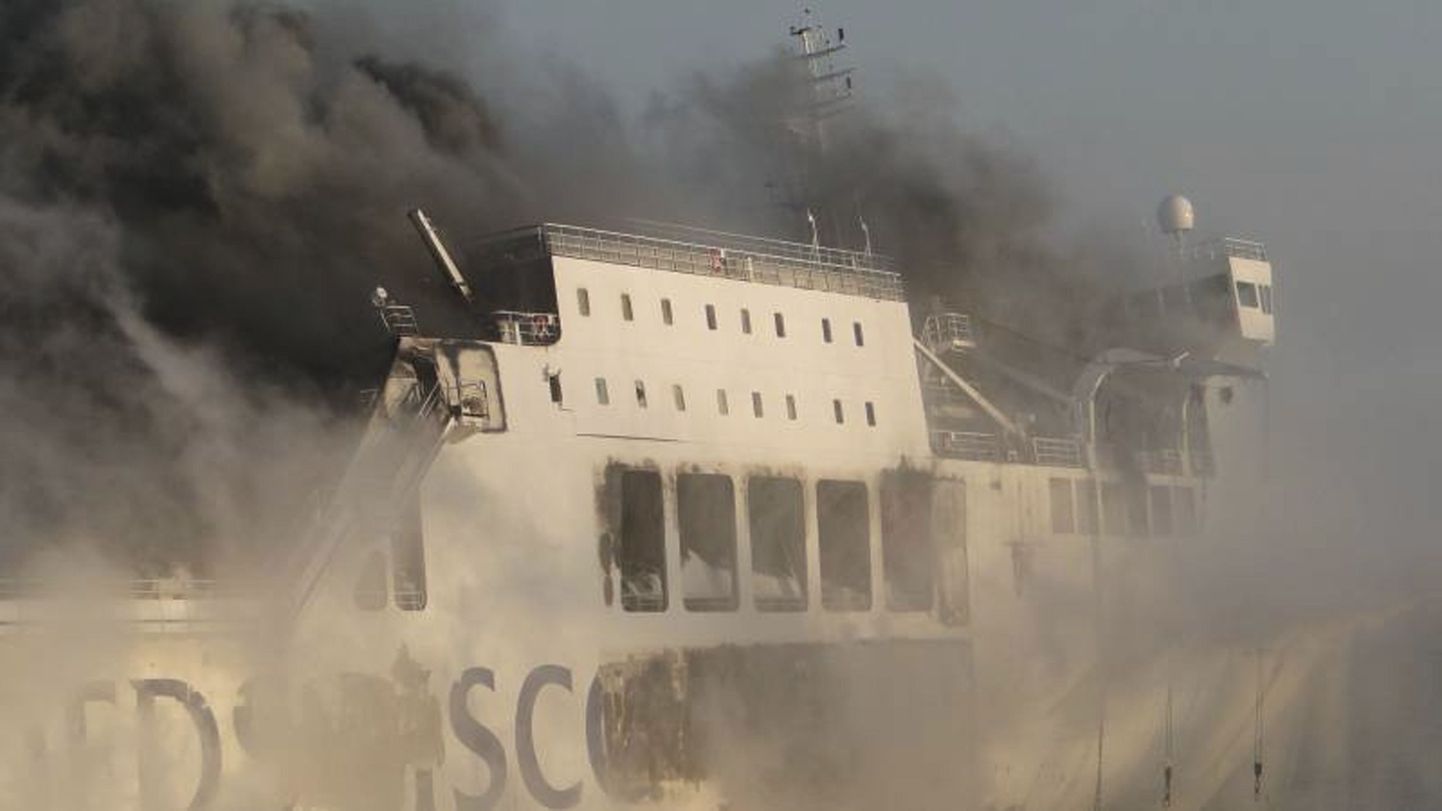 Пожар на литовском пассажирском судне Lisco Gloria.