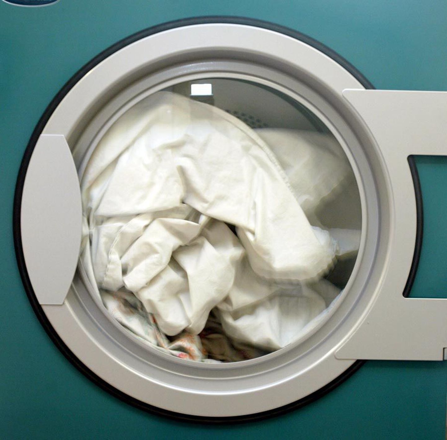 Moodsad pesumasinad on tundlikud ja inimene peab hoolas olema, et ta pesu pestes masinat ära ei rikuks.
