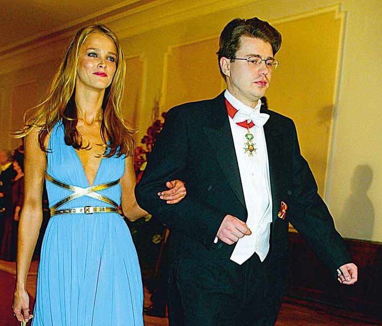 Supermodell Carmen Kass ja Res Publica poliitik Urmas Reinsalu 2004. aastal. Foto: Postimees.