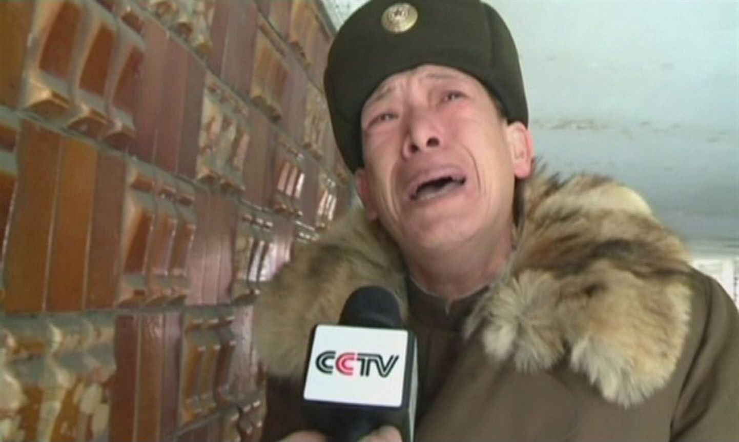 Leinas põhjakorealane Põhja-Korea televisioonile oma tundeid edastamas