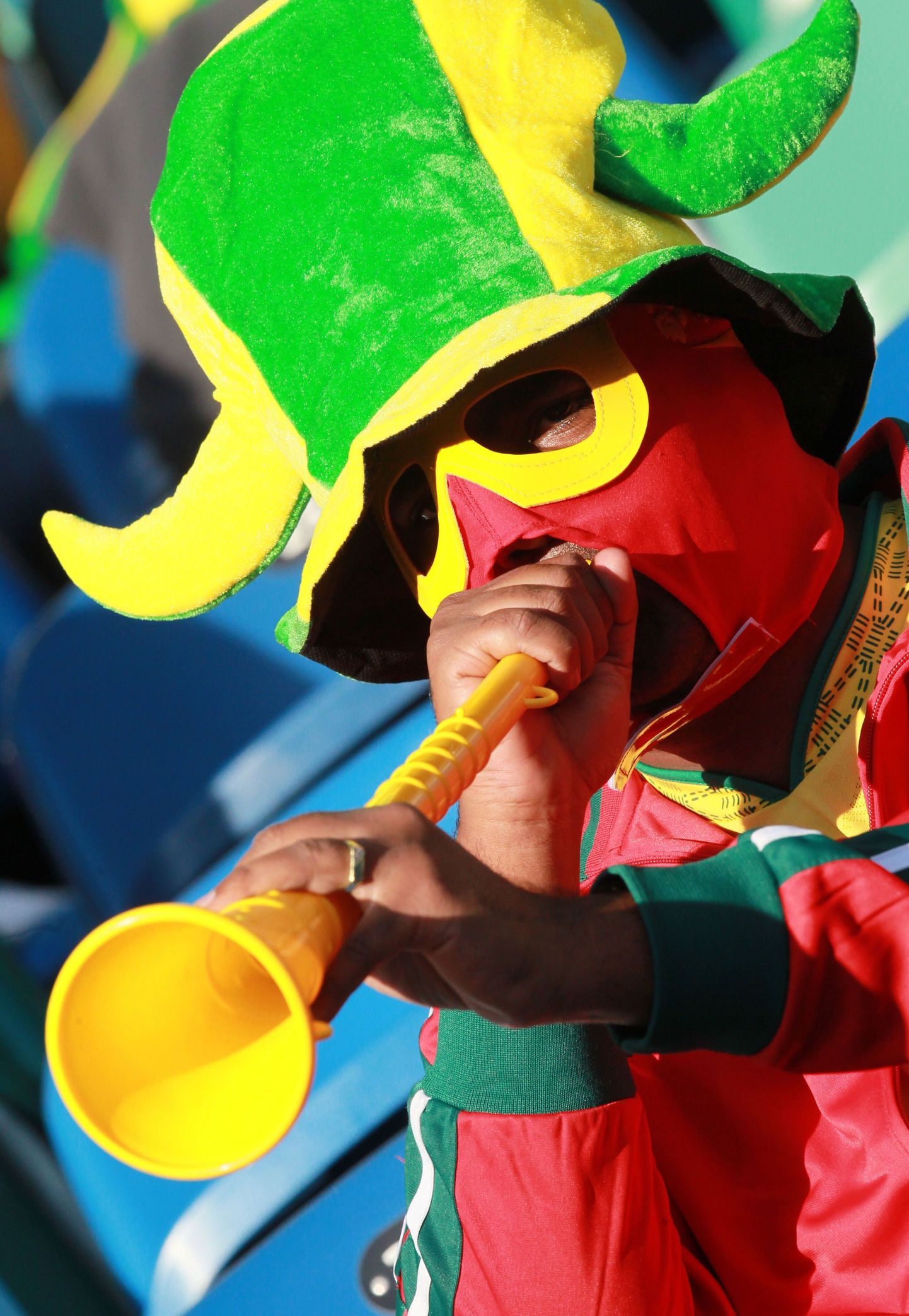 Kuldne vuvuzela maksab 17 000 eurot