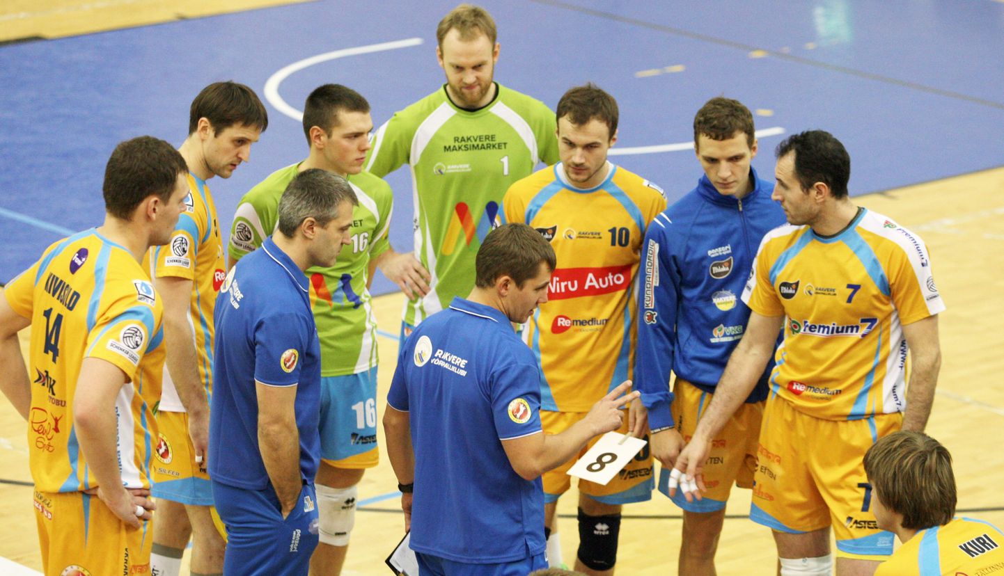 Rakvere Võrkpalliklubi sai viimases vahegrupimängus kindlalt jagu Tallinna Selverist.
