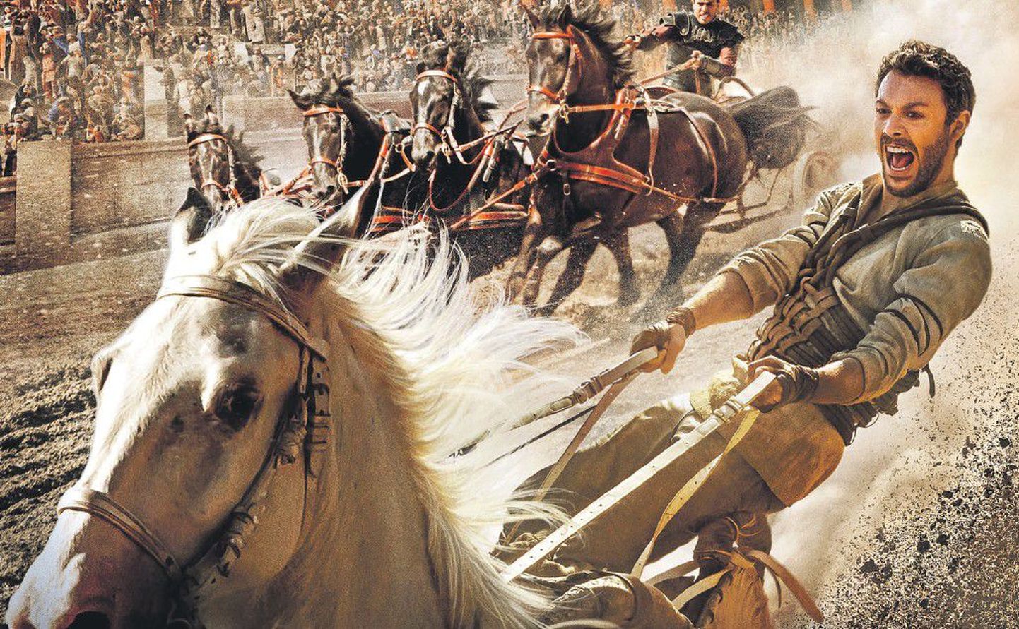Гонка колесниц: римлянин Мессала (Тоби Кеббел) против иудея Бен-Гура (Джек Хьюстон).
