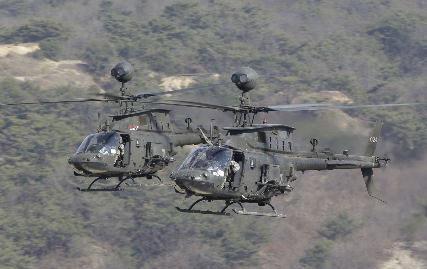 Вертолеты OH-58D Kiowa Warrior.