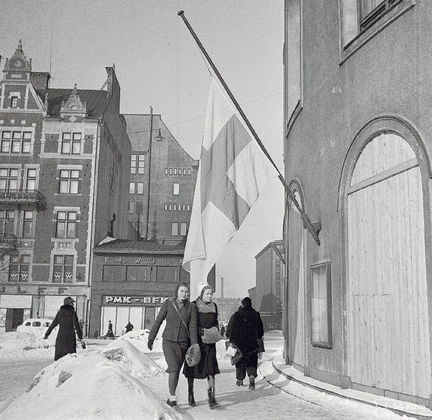 Leinalipp Helsingis 13. märtsil, rahu väljakuulutamise päeval.