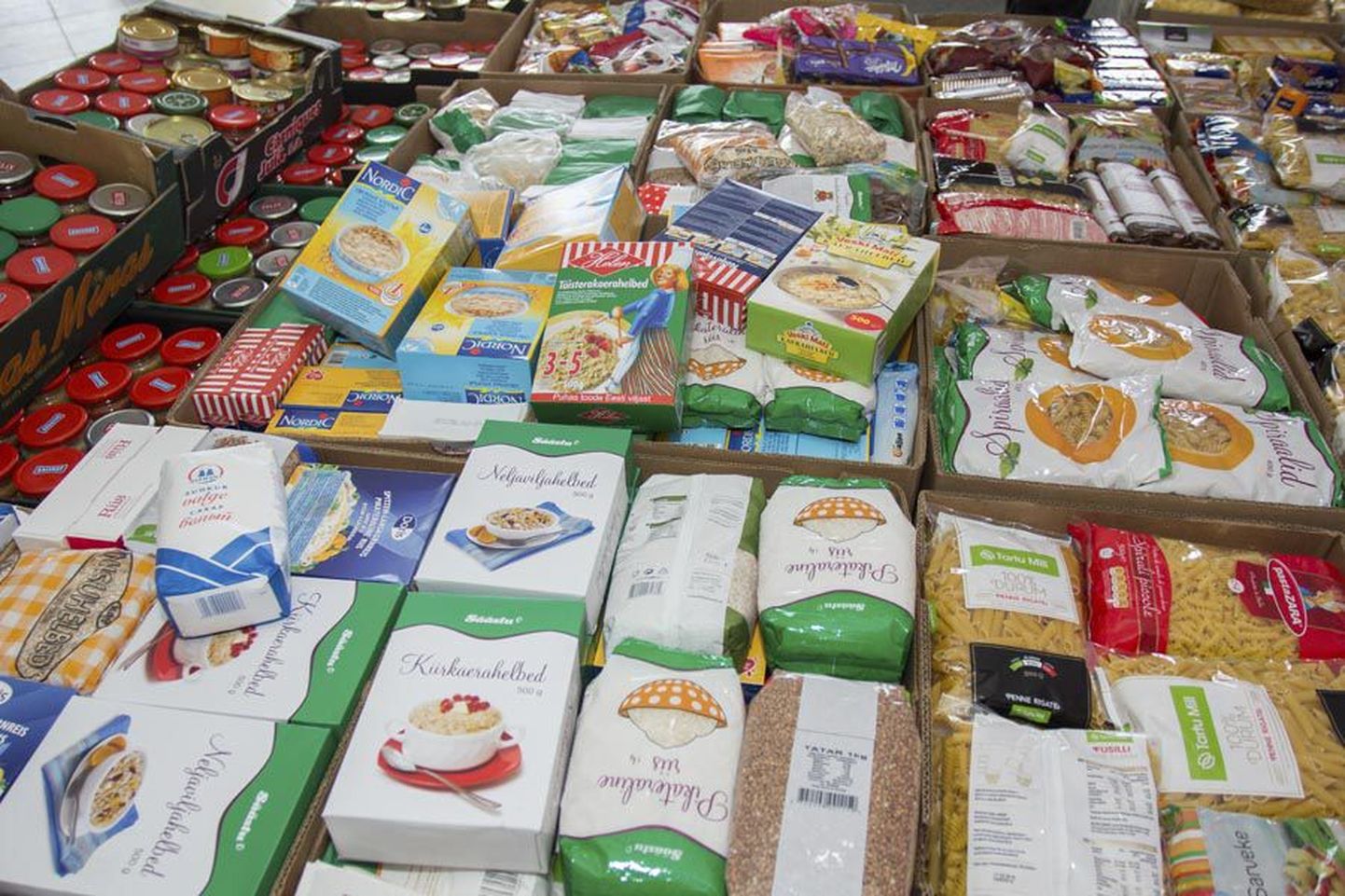 Nädalavahetusel annetati kolmes Viljandi poes toidupangale 1,33 tonni toiduaineid.