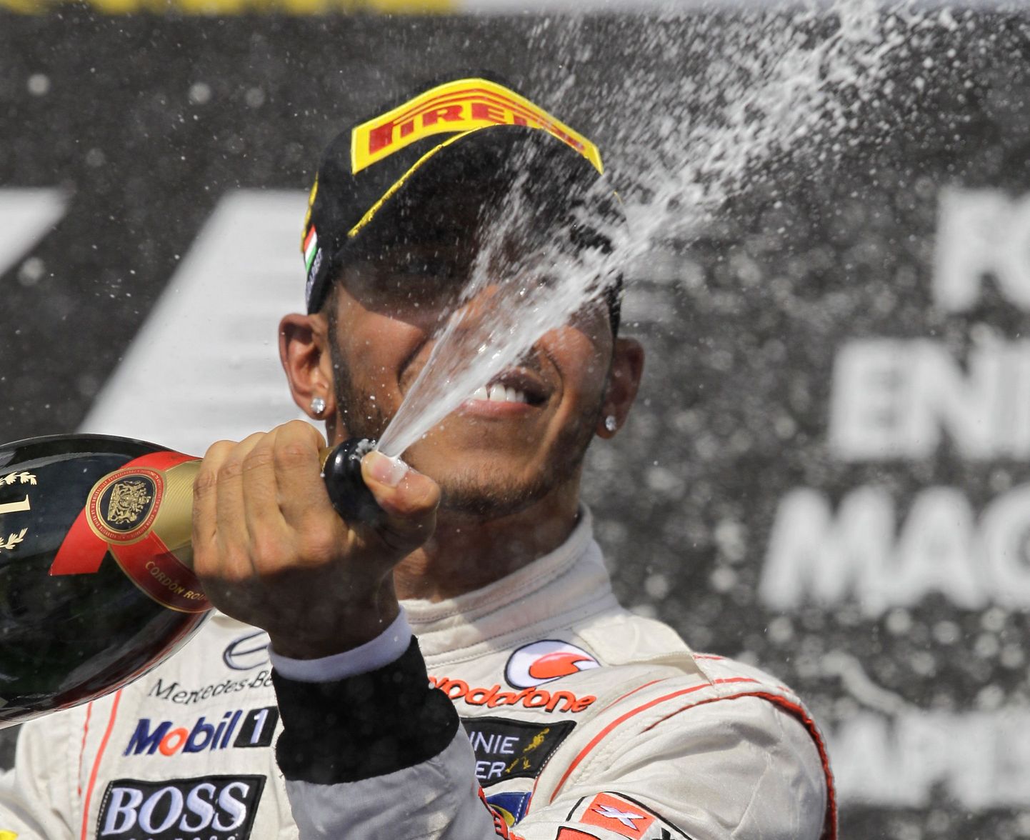 Lewis Hamilton tähistamas Ungari GP võitu