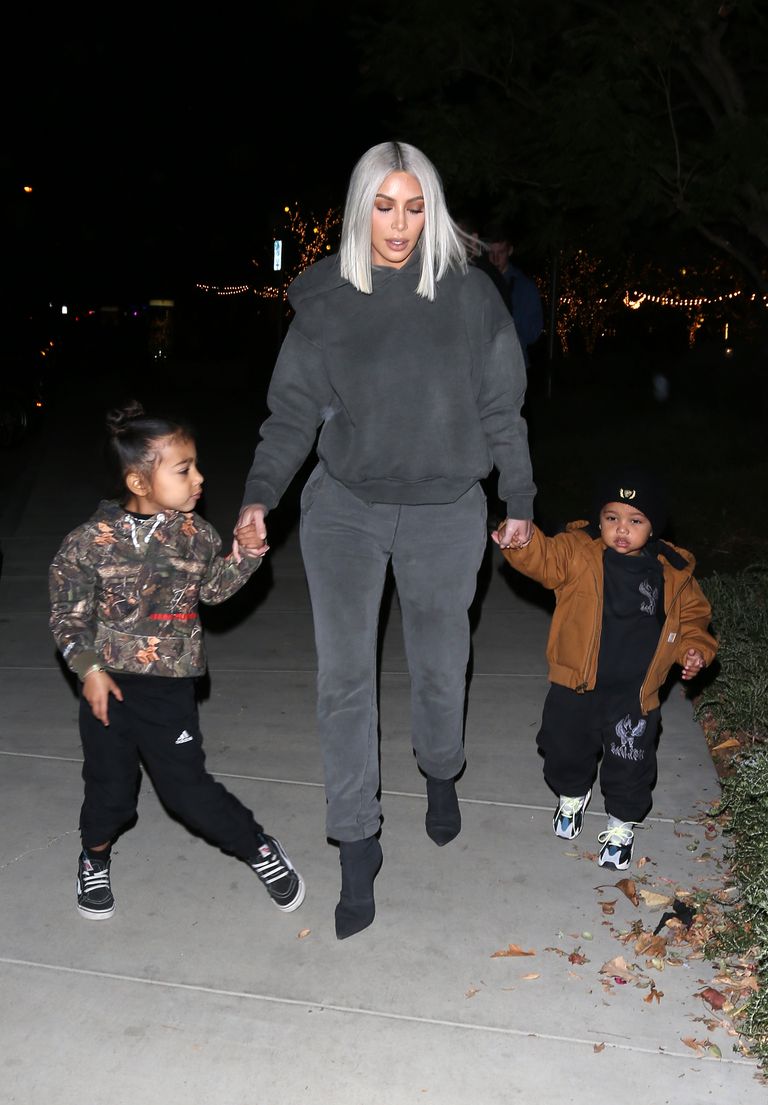 Kim Kardashian oma kahe vanema lapsega: tütar North ja poeg Saint