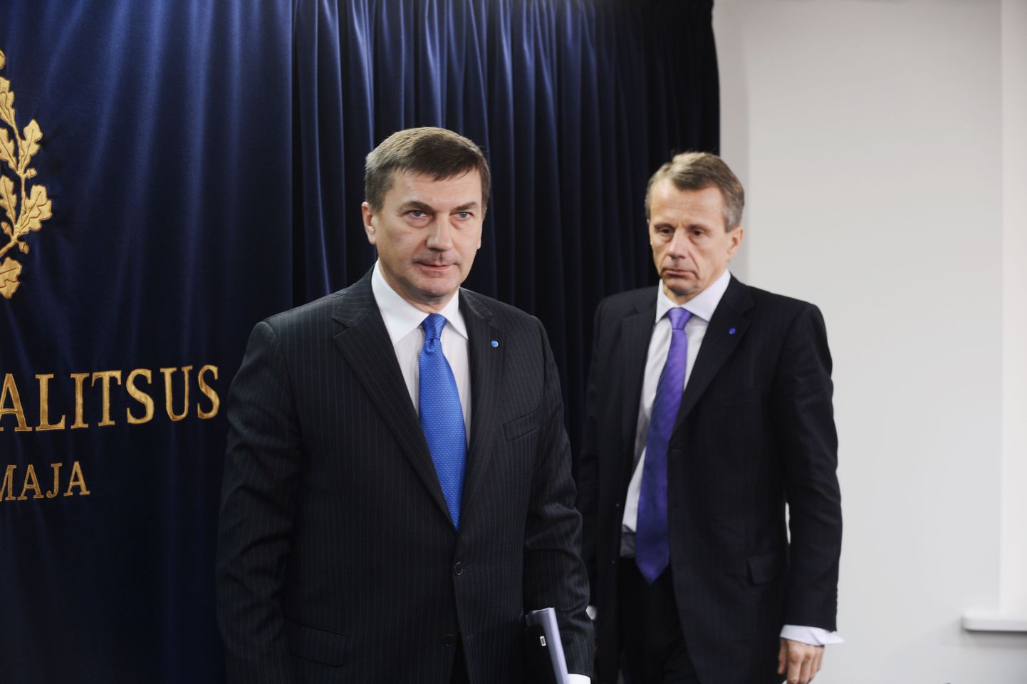Valitsuse pressikonverents Stenbocki majas. Peaminister Andrus Ansip ja rahandusminister Jürgen Ligi.
