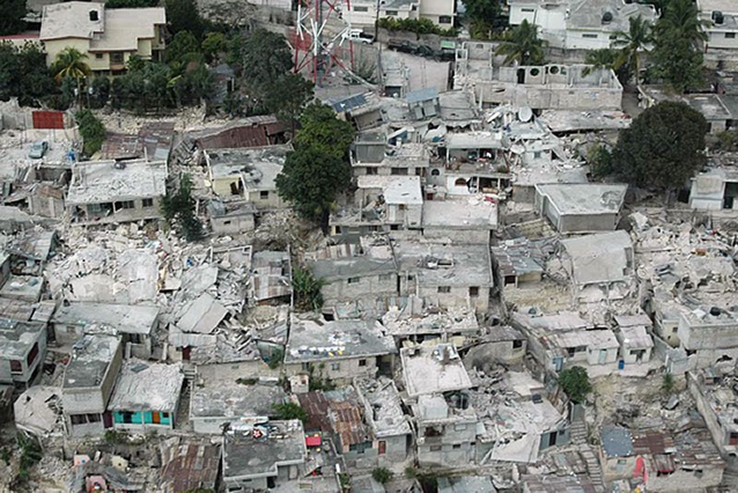 Rusudeks muutunud elamud Haiti pealinnas Port-au-Prince´s.