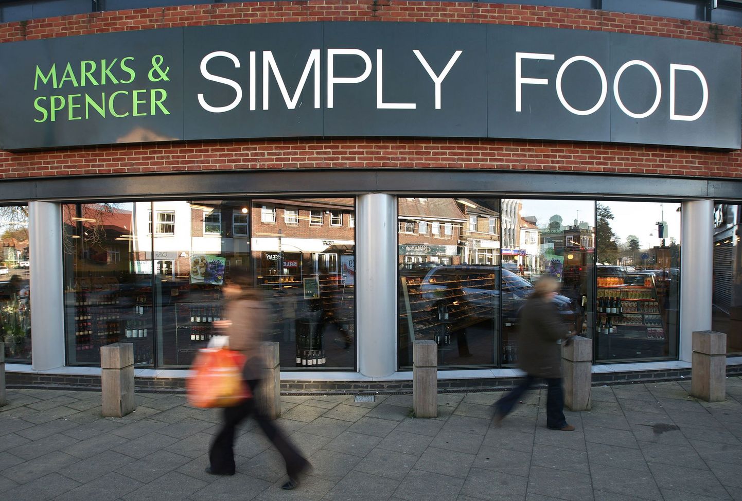 Marks & Spenceri toidukauplus Simply Food Ida-Londonis Loughtonis.