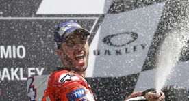 Dovizioso rõõmustas itaallasi, vigastust trotsinud Rossi napilt poodiumilt väljas