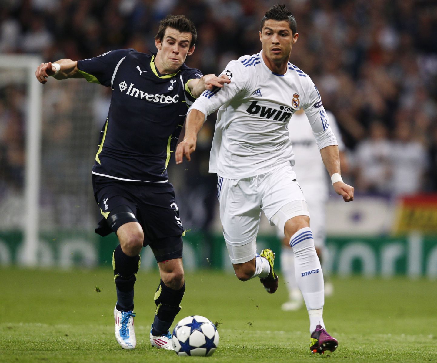Gareth Bale (vasakul) valiti Meistrite liiga sümboolsesse koosseisu, kuid Madridi Reali tähtmängija Cristiano Ronaldo jäi valikust välja.