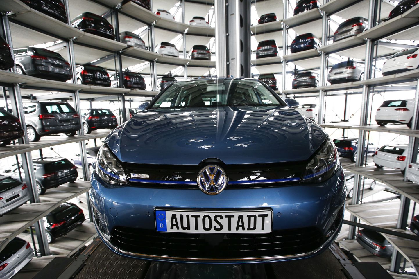 Volkswageni tuntuima mudeli Golfi tootmine on 20.-29. augustil peatatud.