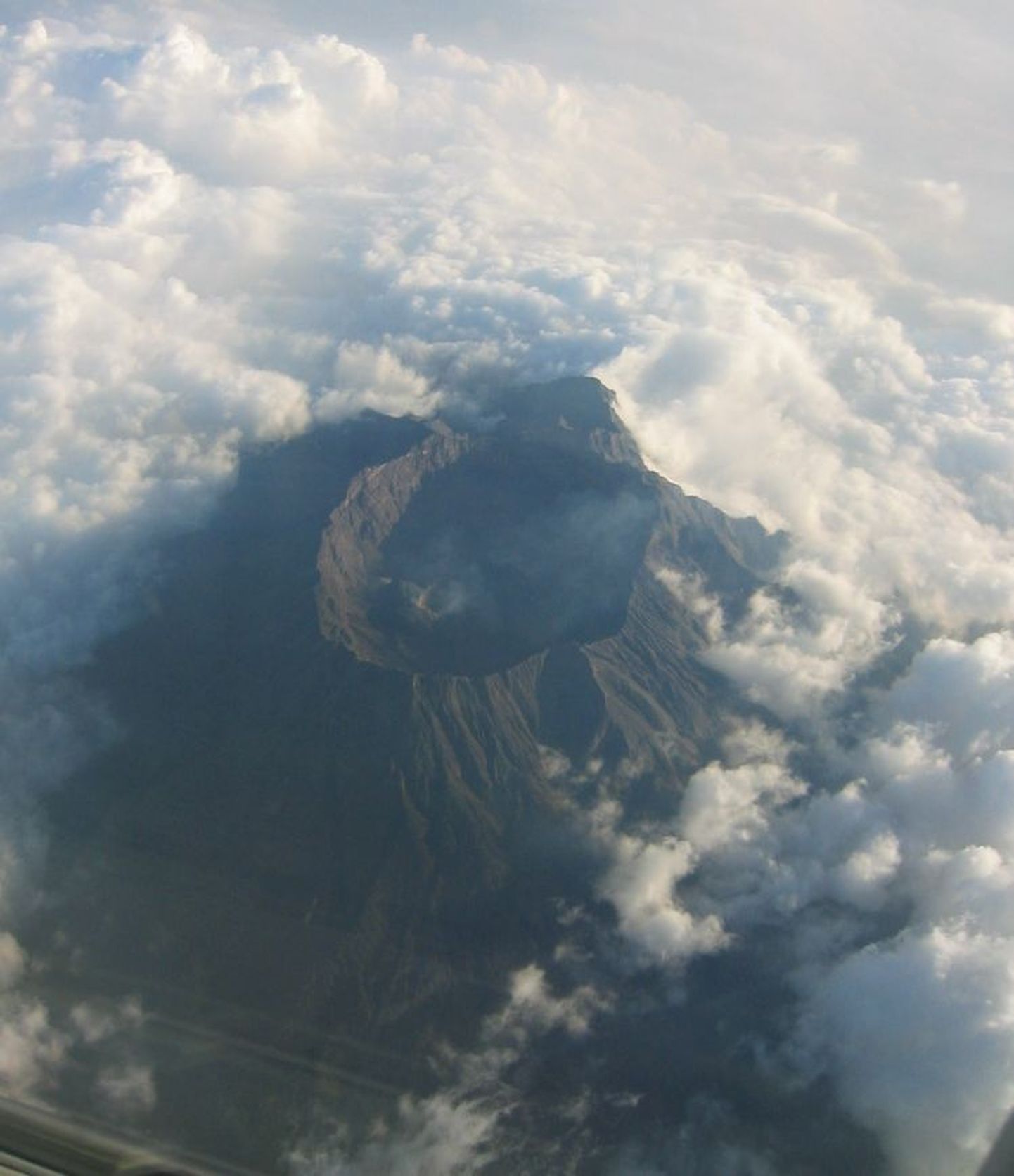 Indoneesia Raungi vulkaan