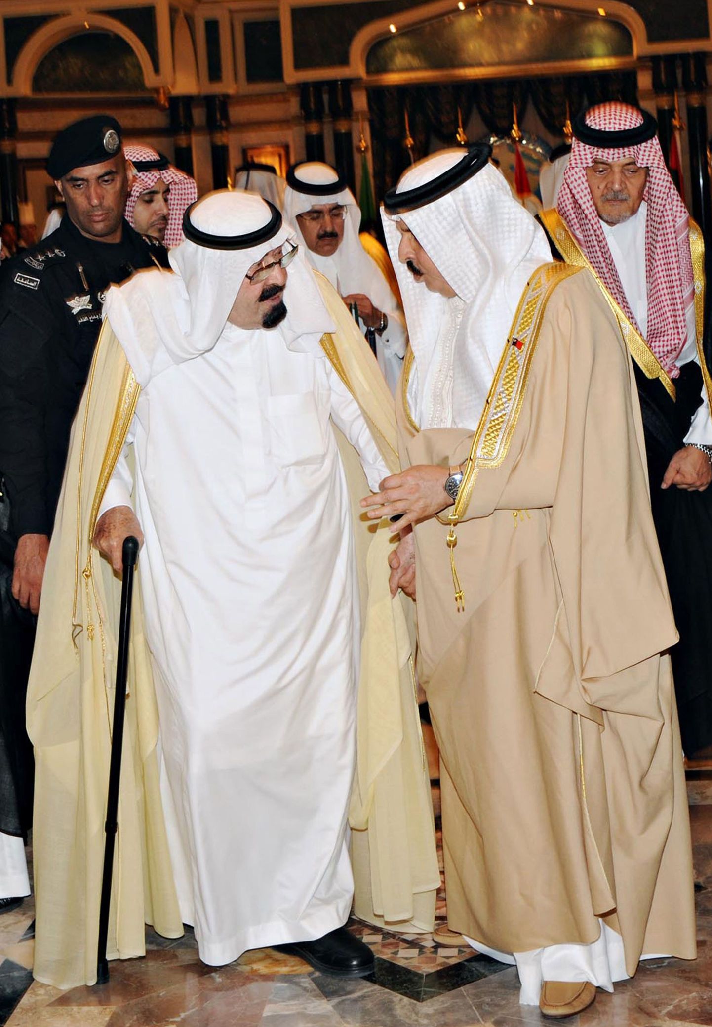 Saudi Araabia kuningas Abdullah ibn Abdul Aziz ja Bahreini kuningas Hamad ibn Issa al-Khalifa Pärsia Lahe Koostöönõukogu tippkohtumisel Ar-Riyadhis esmaspäeval, 14. mail.
