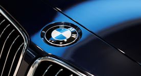 Запись с бортовой камеры: BMW летит по грунтовке со скоростью 204 км/ч