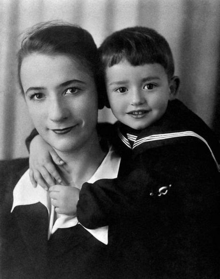 Александр Градский с мамой. Фото: