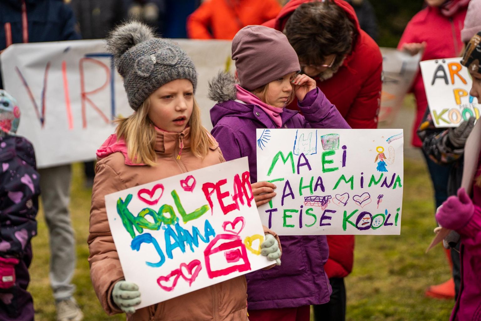 Märtsis avaldasid Lääneranna väikekoolide lapsed ja vanemad vallavolikogu toimumise päeval haridusreformi vastu meelt, kuid volinikud neid kuulda ei võtnud.