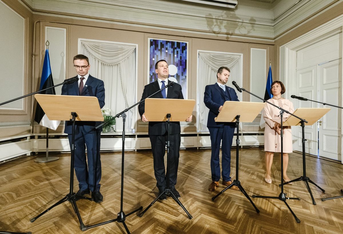 Sven Mikser, Jüri Ratas, Urmas Reinsalu, Mailis Reps valitsuse pressikonverentsil