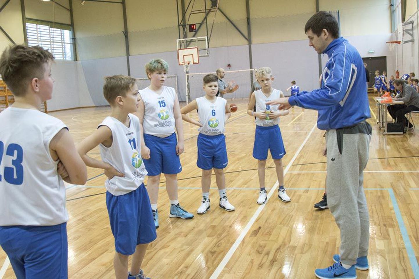 Viljandi spordikooli korvpallipoisid korjavad Eesti Miniliiga turniiril võistluskogemusi ja on oma juhendaja sõnul näidanud kiiret arengut.