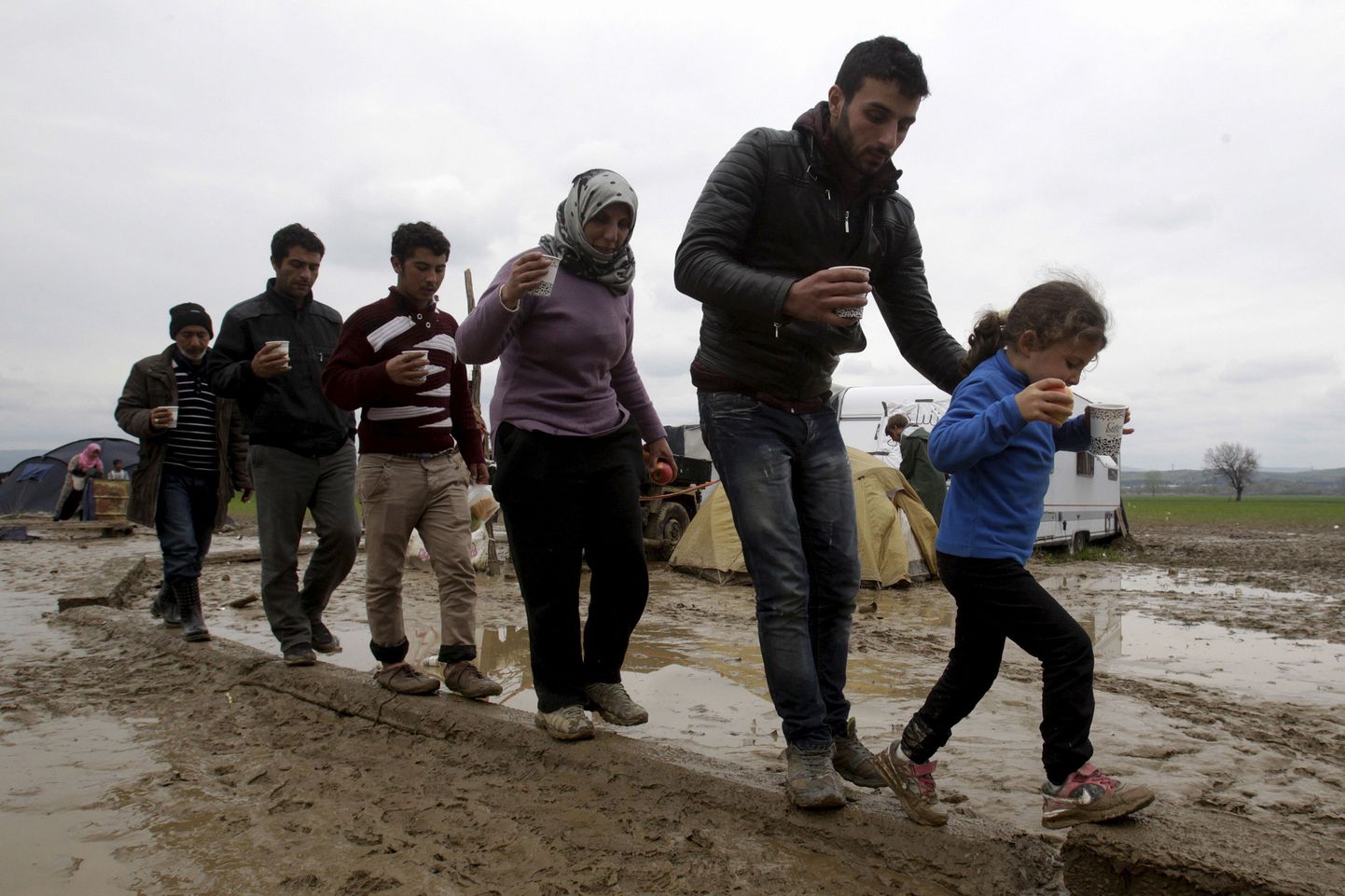 Migrandid eile Kreeka-Makedoonia piiril.
