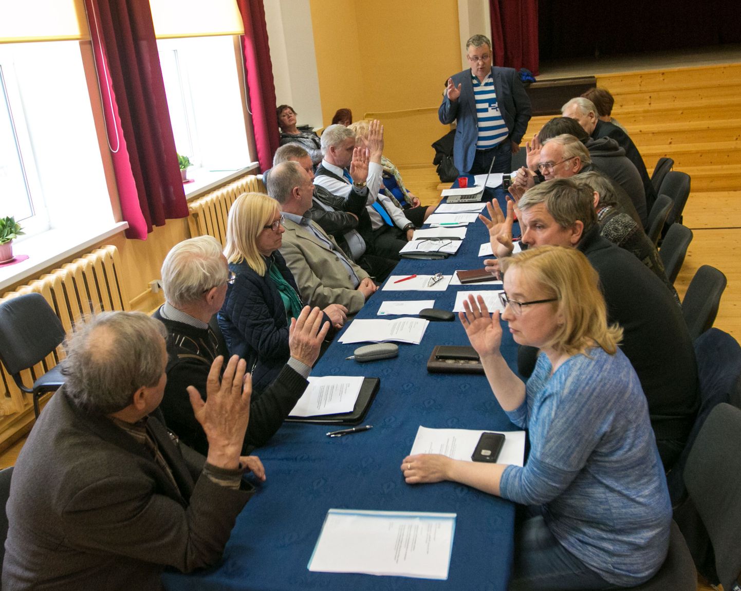 Puka ja Rõngu vallavolikogu eilsel ühisel koosolekul otsustati Puka valla kuue küla üleminek Tartumaa alla ja valla piiride muutmine.