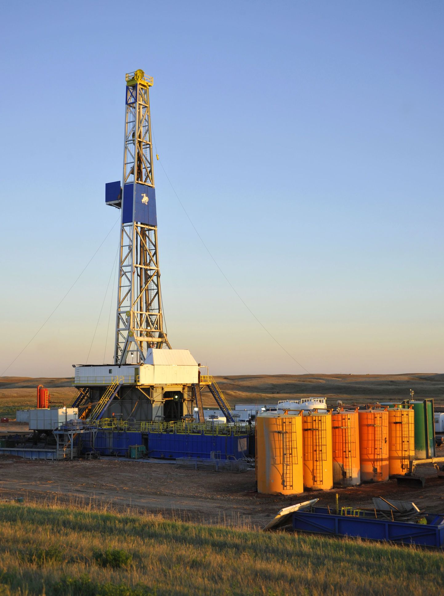 Naftapuurtorn Põhja-Dakota osariigis Bakkeni väljal.