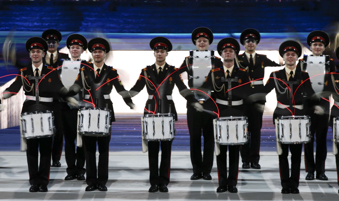 Sotši olümpiamängudel esines teiste seas Vene sõjaväe trummiorkester.