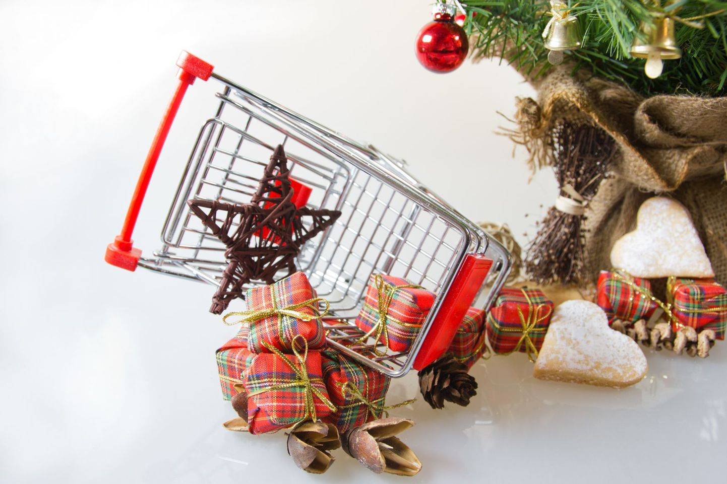 Arengukoostöö Ümarlaud leiab, et jõulueelne ostuhullus tekitab stressi ja koormab keskkonda.