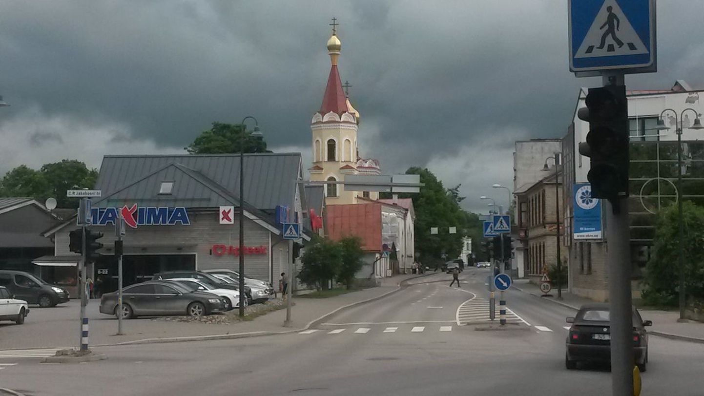 Rikkis valgusfoor Tallinna tänaval.