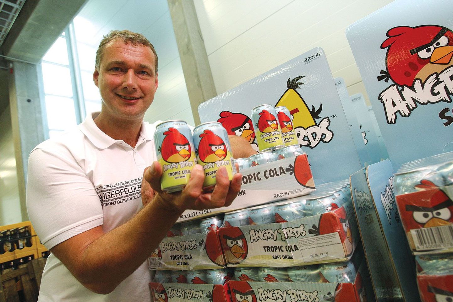 Angry Birdsi koolajoogid lähevad poodidesse müüki just sellistel värvikirevatel alustel. A. Le Coqi juht Tarmo Noop proovis küll tootearenduse käigus korduvalt joogi erinevaid variante, kuid lõplikku Angry Birdsi koolat polnud temagi veel jõudnud maitsta.
