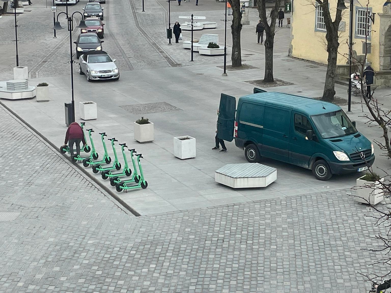 Bolti tõukerattad Kuressaares 23. märtsil 2022.