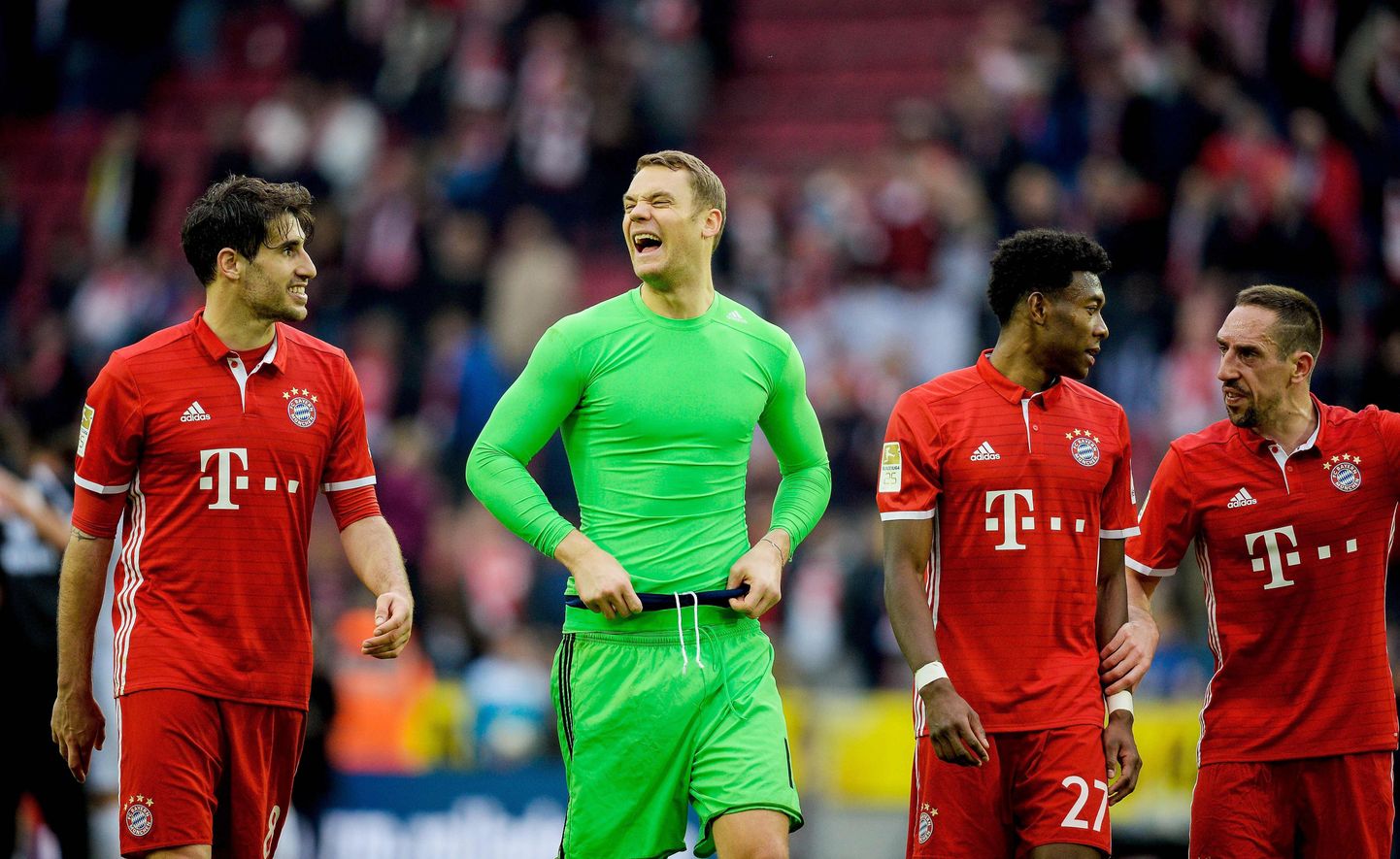Manuel Neuer (keskel).