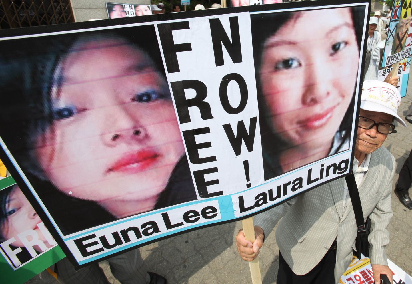 Euna Lee (vasakul) ja Laura Ling.