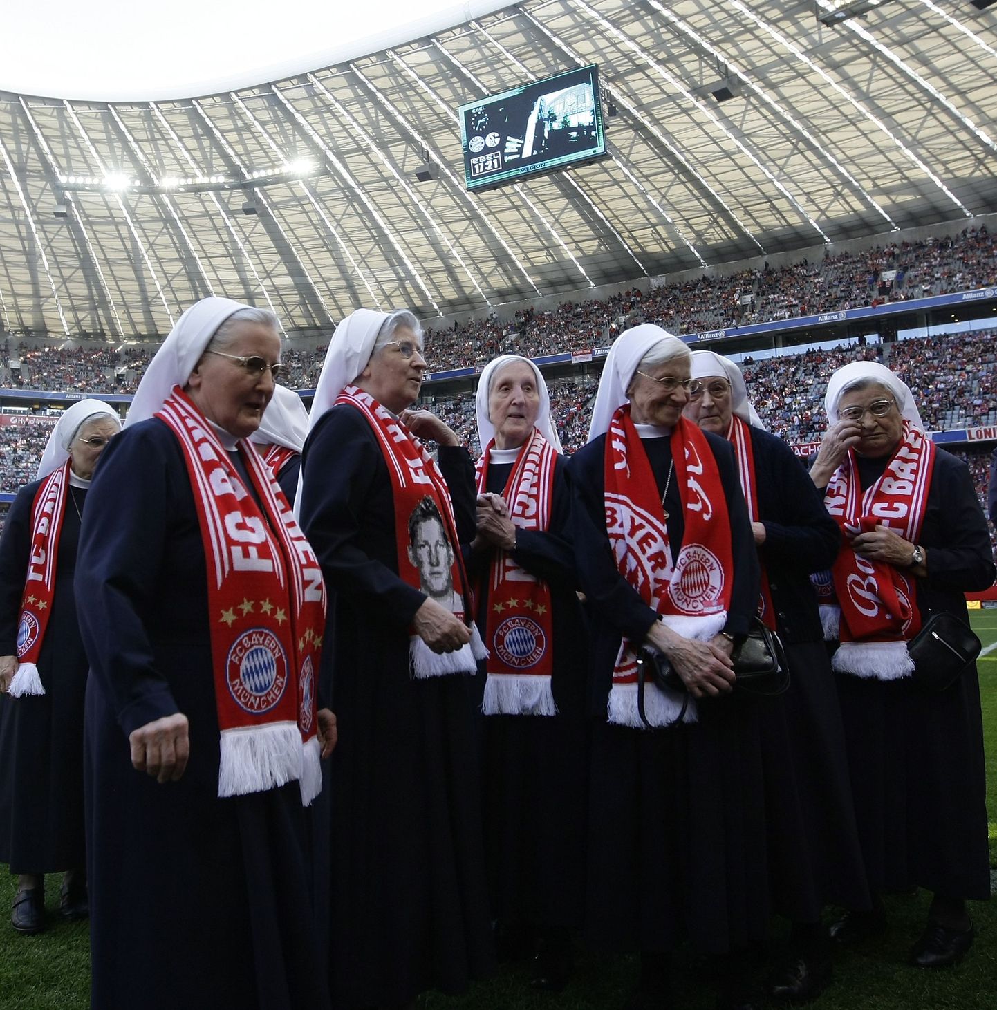 Paljud Bayerni fännid mõistsid klubi käitumise hukka.